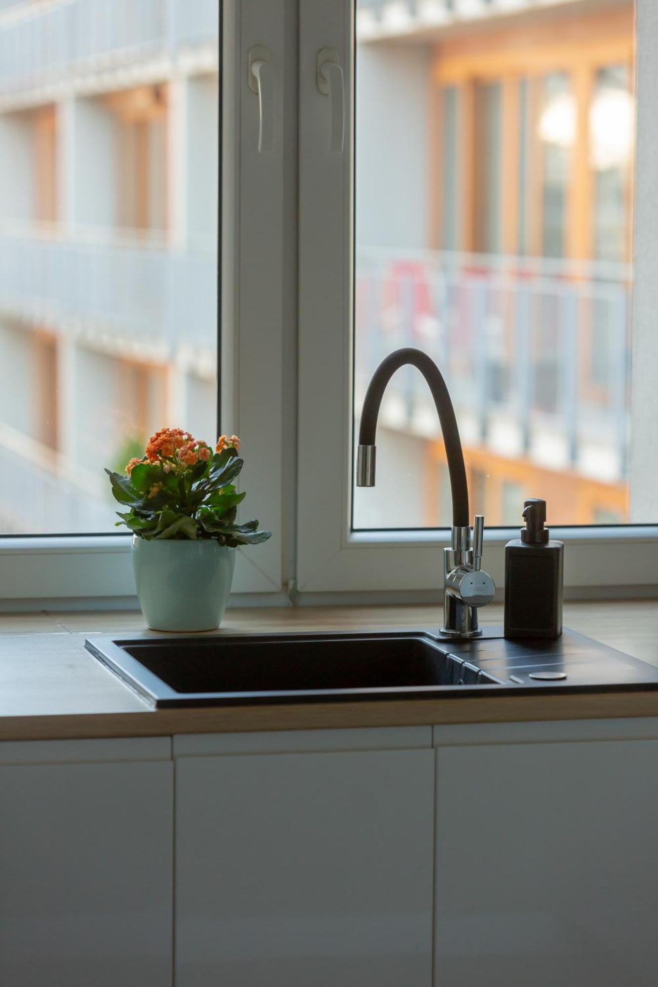 Central Apartment Emilii Plater By Noclegi Renters Varsovie Extérieur photo