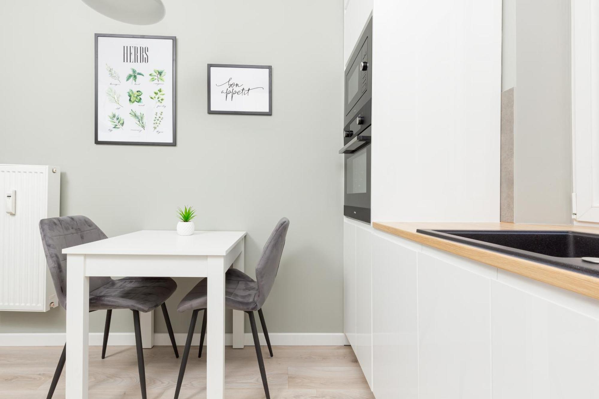 Central Apartment Emilii Plater By Noclegi Renters Varsovie Extérieur photo